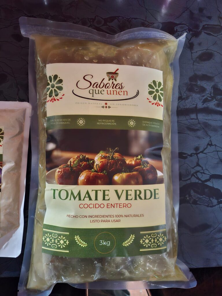 Tomate verde cocido entero: fotografía de referencia del cliente